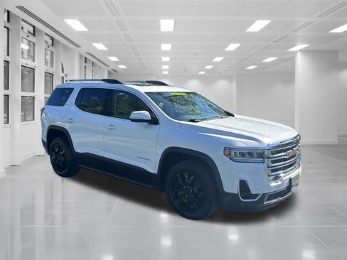 Used 2020 GMC Acadia SLT w/ LPO, Floor Liner Package AWD/4WD image 3