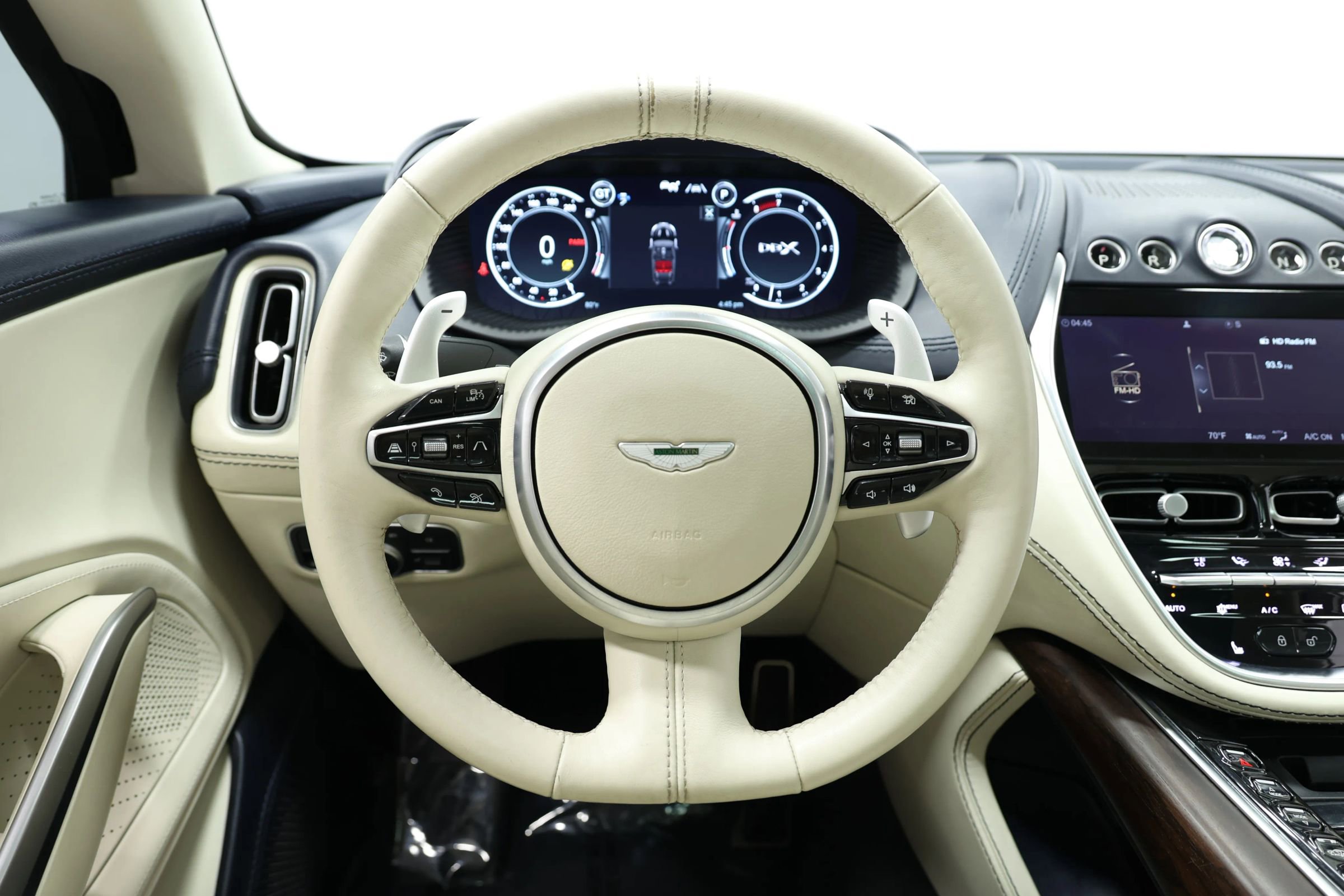 Used 2021 Aston Martin DBX AWD/4WD image 24
