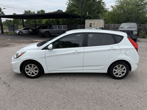 Used 2013 Hyundai Accent GS FWD image 6