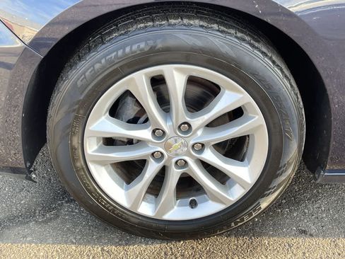 Used 2016 Chevrolet Malibu LT image 34