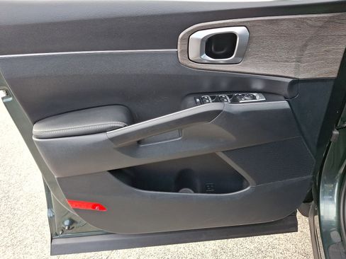 Used 2023 Kia Sorento S w/ Panoramic Sunroof Package image 13