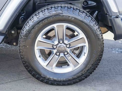 Used 2020 Jeep Wrangler Unlimited Sahara image 10