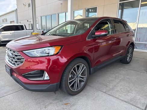 Used 2019 Ford Edge Titanium image 2