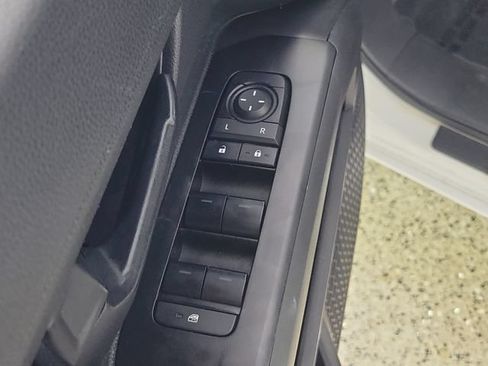 Used 2025 Toyota Tacoma SR5 RWD image 22