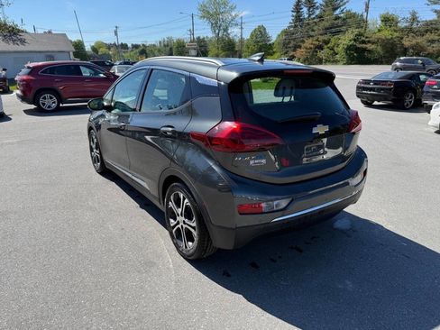 Used 2019 Chevrolet Bolt Premier w/ Infotainment Package FWD image 8