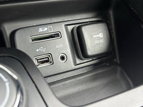 Used 2016 Jeep Cherokee Latitude w/ Cold Weather Group image 31