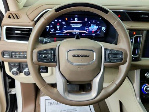 Used 2024 GMC Yukon Denali w/ Advanced Technology Package AWD/4WD image 14