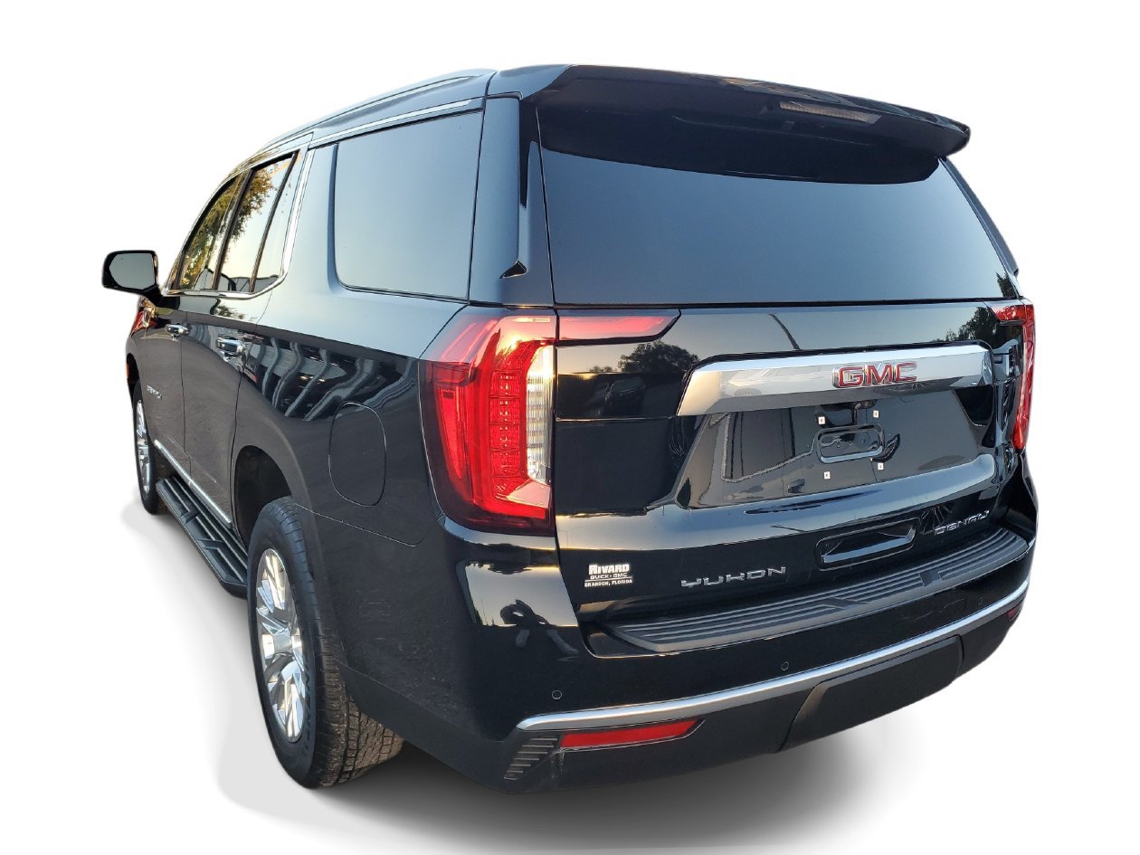 Used 2024 GMC Yukon Denali w/ Advanced Technology Package AWD/4WD image 3