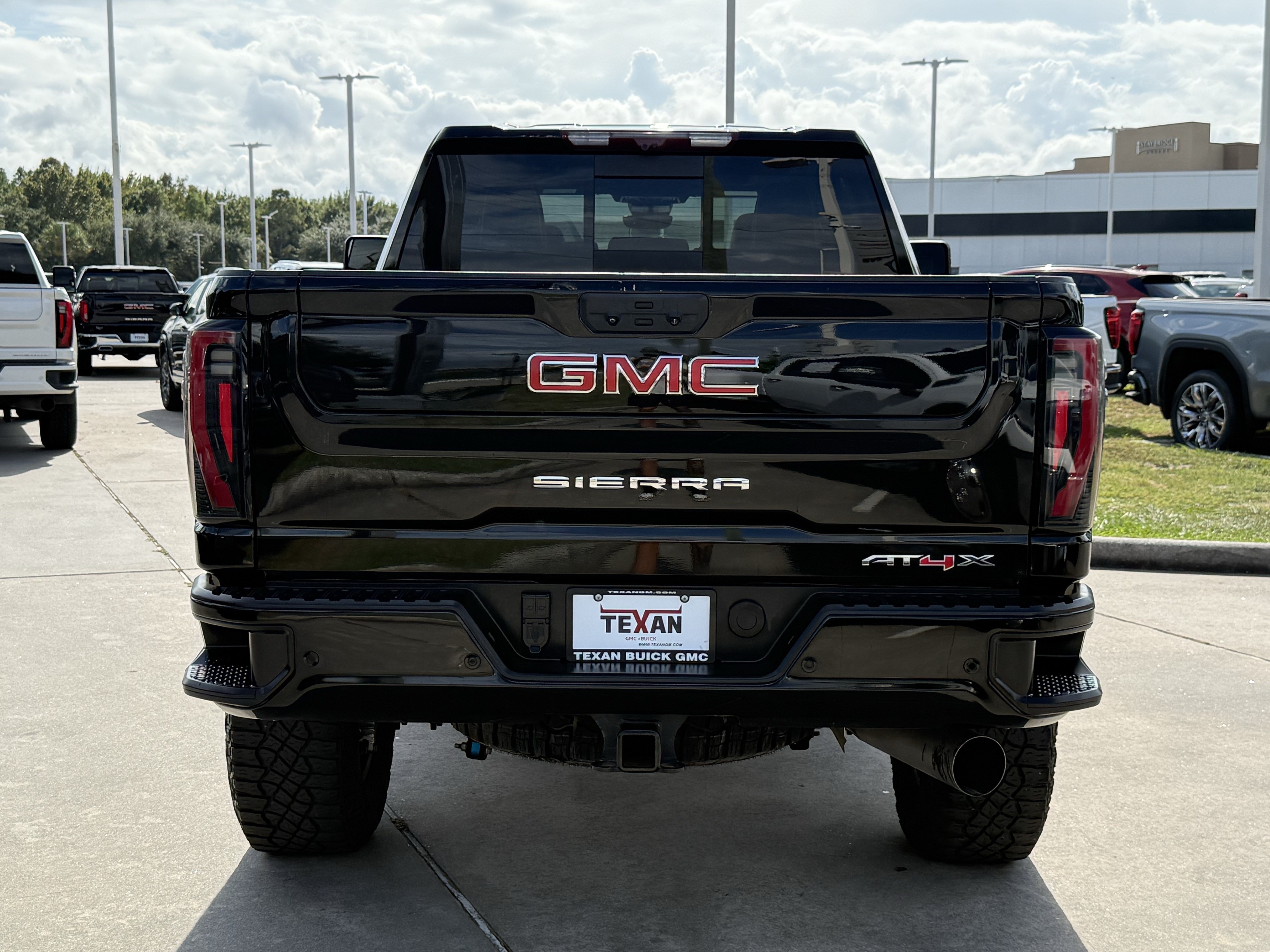 Used 2025 GMC Sierra 2500 AT4X AWD/4WD image 6