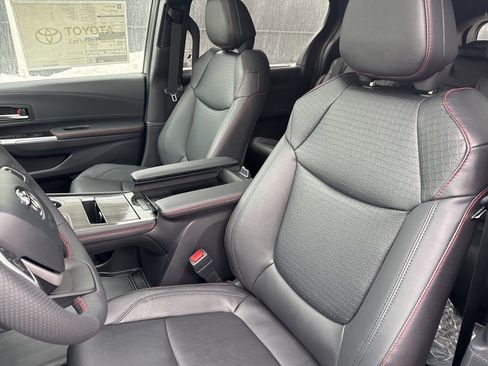 New 2026 Toyota Sienna XSE image 10
