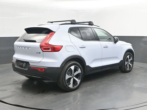 Certified 2025 Volvo XC40 B5 Plus AWD/4WD image 7
