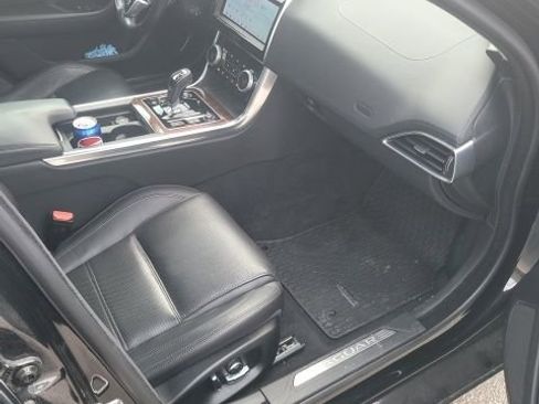 Used 2020 Jaguar XE S image 5