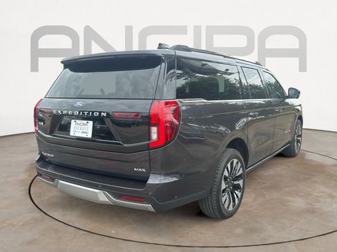 Used 2025 Ford Expedition Max Platinum w/ Driver's Package AWD/4WD image 10