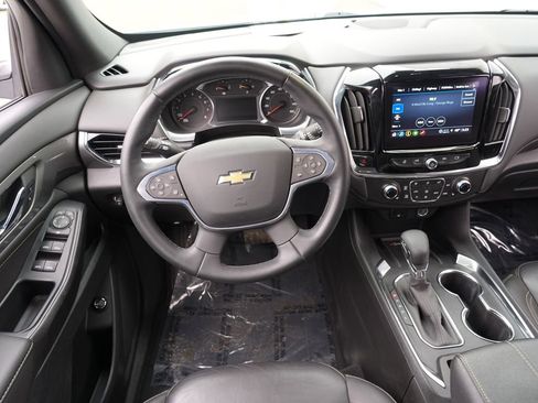 Used 2023 Chevrolet Traverse LT image 20