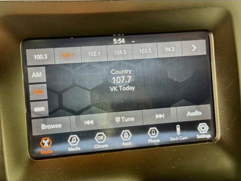 Used 2019 Jeep Cherokee Latitude w/ Popular Appearance Group FWD image 18