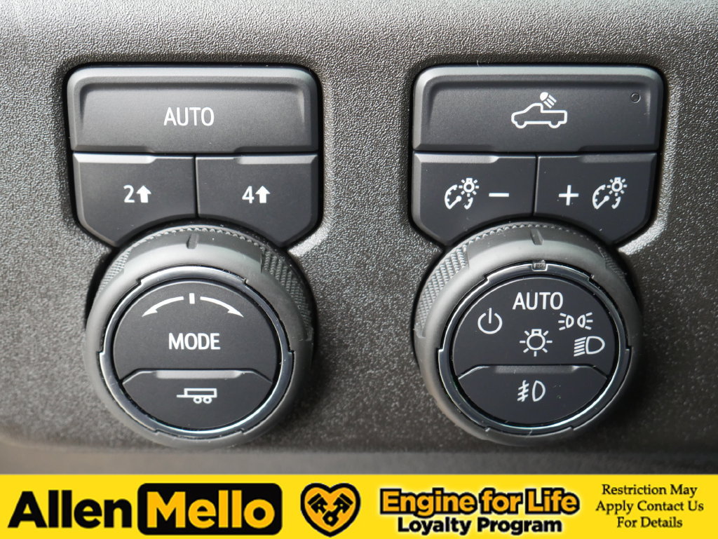 Used 2025 Chevrolet Silverado 1500 RST w/ Convenience Package II AWD/4WD image 32