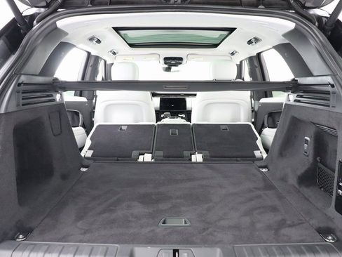 Used 2023 Land Rover Range Rover Sport SE image 40