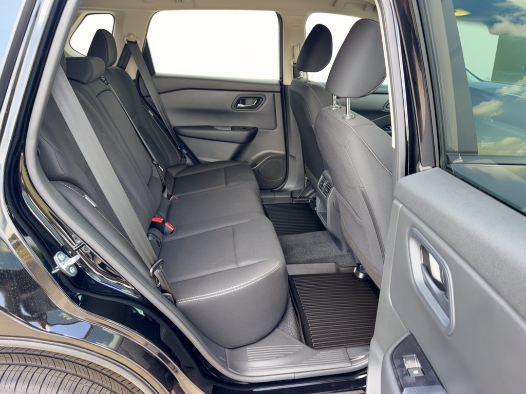 Used 2026 Nissan Rogue S AWD/4WD image 29