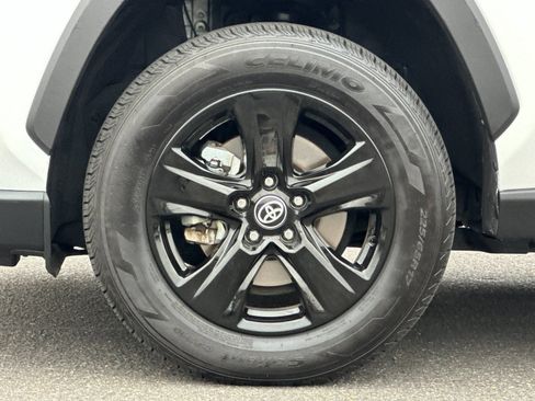 Used 2025 Toyota RAV4 XLE FWD image 23