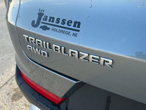 Used 2025 Chevrolet TrailBlazer LT w/ Driver Confidence Package image 10