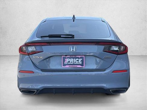 Used 2022 Honda Civic Sport Touring image 6