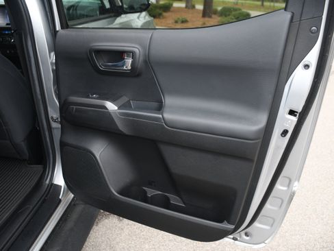 Certified 2023 Toyota Tacoma TRD Sport image 18