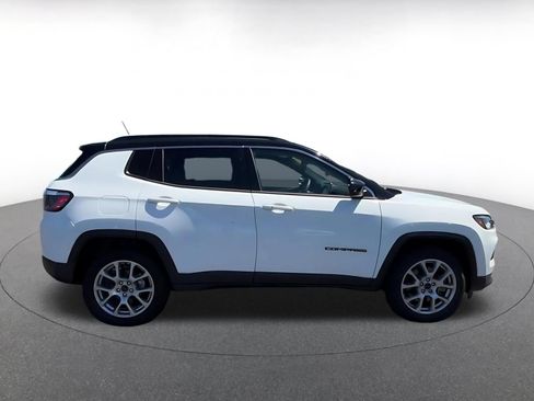 Used 2025 Jeep Compass Limited AWD/4WD image 16