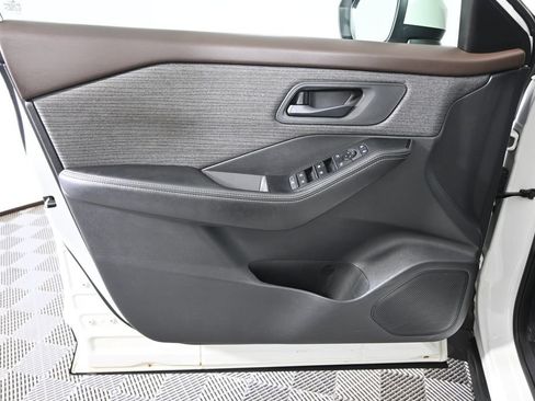 Used 2021 Nissan Rogue S AWD/4WD image 18