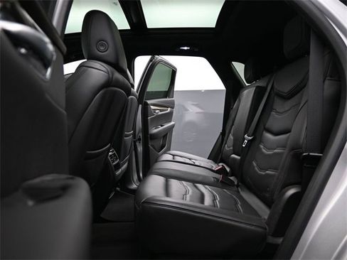 Used 2017 Cadillac XT5 Platinum image 11