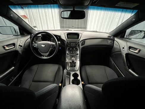 Used 2015 Hyundai Genesis 3.8 image 13