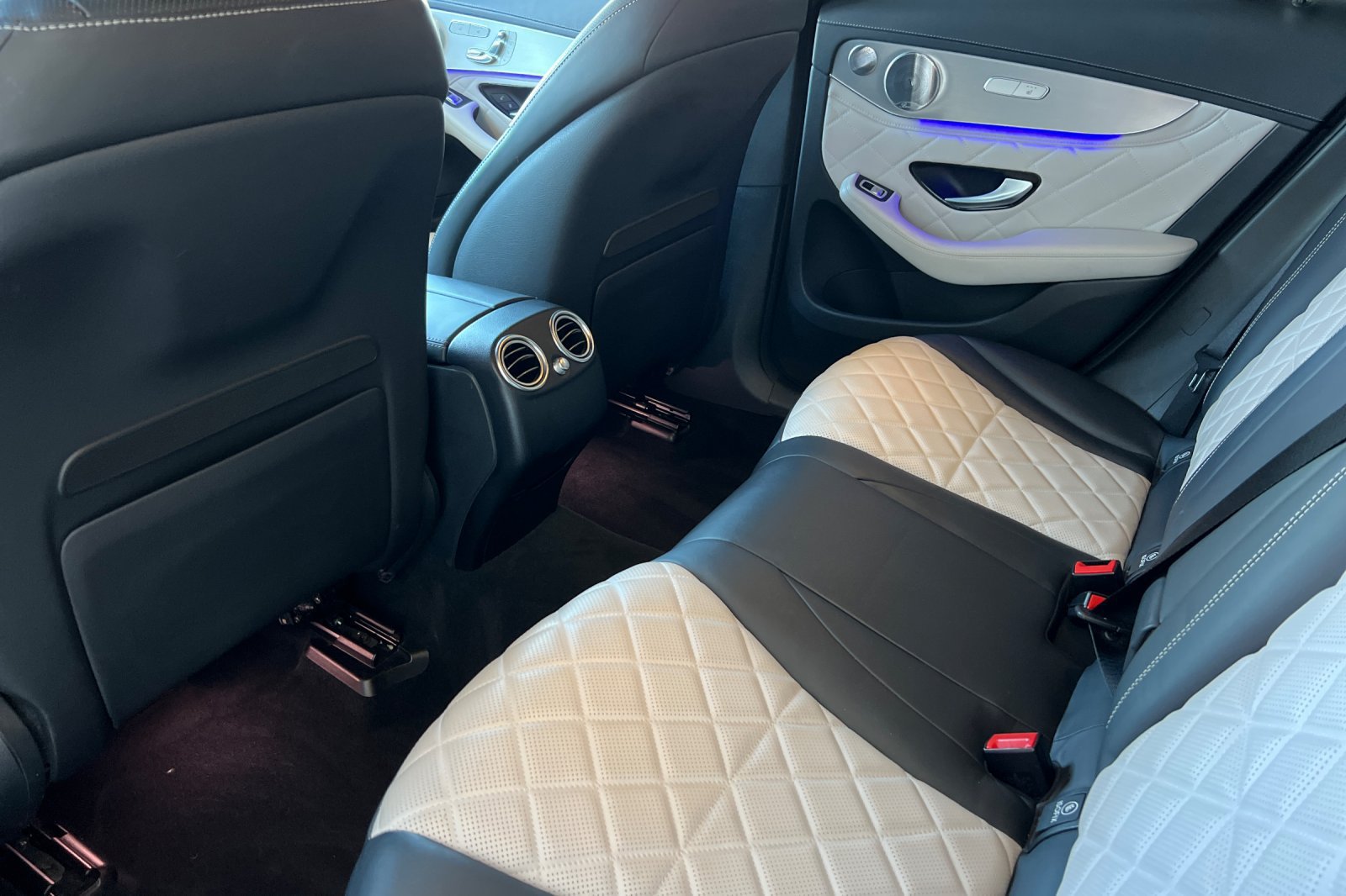 Certified 2020 Mercedes-Benz GLC 300 4MATIC image 4