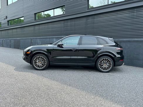 Certified 2020 Porsche Cayenne AWD/4WD image 7