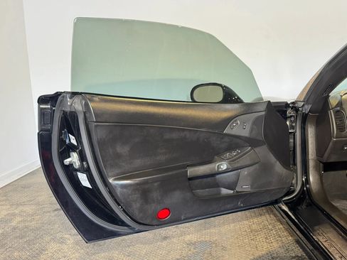 Used 2005 Chevrolet Corvette Coupe RWD image 13