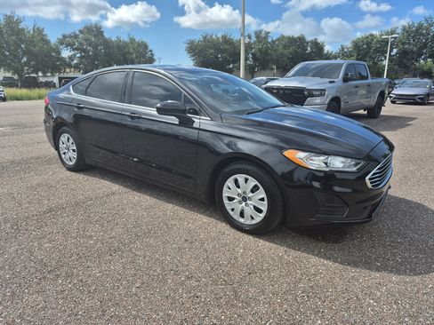 Used 2019 Ford Fusion S FWD image 10