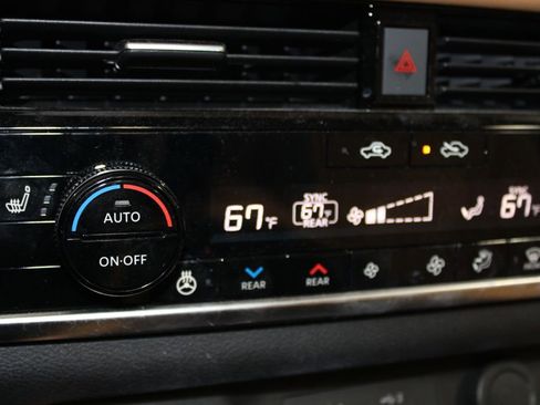 Used 2023 Nissan Rogue Platinum w/ Platinum Premium Package image 36