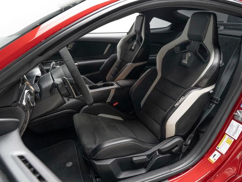 Used 2020 Ford Mustang Shelby GT500 w/ Carbon Fiber Track Pack RWD image 3