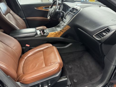 Used 2016 Lincoln MKX Reserve w/ Luxury Package image 12