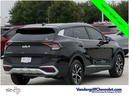 Used 2025 Kia Sportage EX AWD/4WD image 4