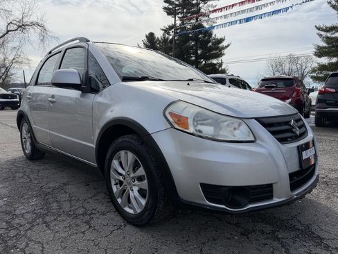 Used 2013 Suzuki SX4 Premium image 3