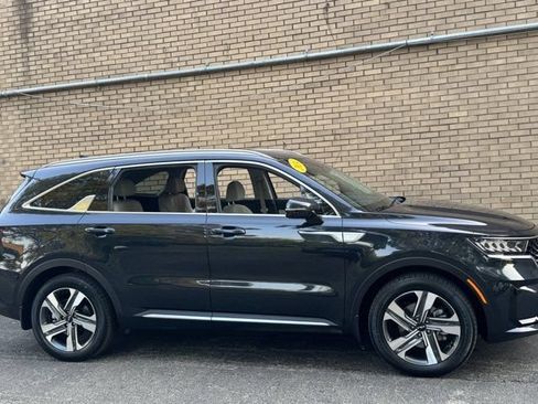 Used 2024 Kia Sorento EX AWD/4WD image 4