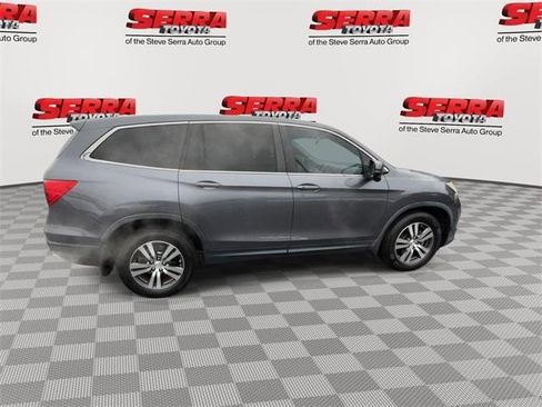 Used 2017 Honda Pilot EX image 10