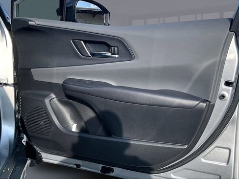 Used 2023 Toyota Prius XLE image 28