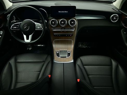 Used 2022 Mercedes-Benz GLC 300 4MATIC image 4