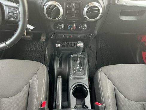 Used 2016 Jeep Wrangler Unlimited Rubicon AWD/4WD image 20