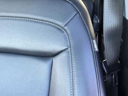 Certified 2022 Ford Explorer XLT w/ Equipment Group 202A image 16