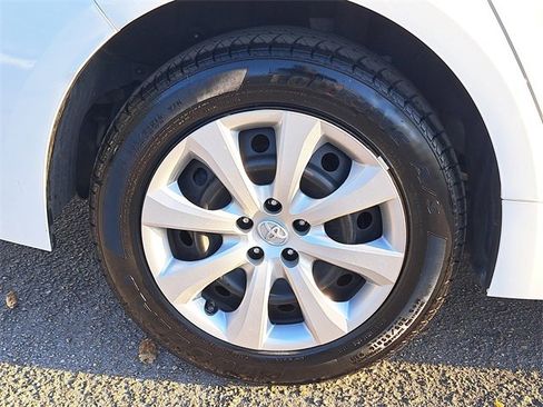 Used 2022 Toyota Corolla LE image 7