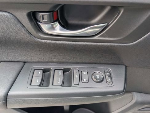 Certified 2025 Honda CR-V EX image 17