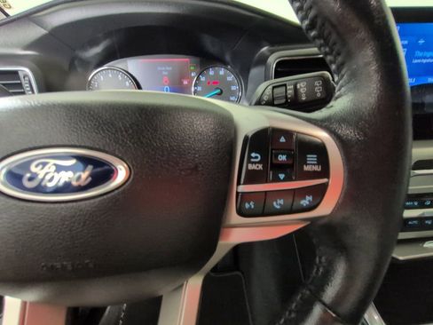Used 2021 Ford Explorer XLT w/ Equipment Group 202A RWD image 14