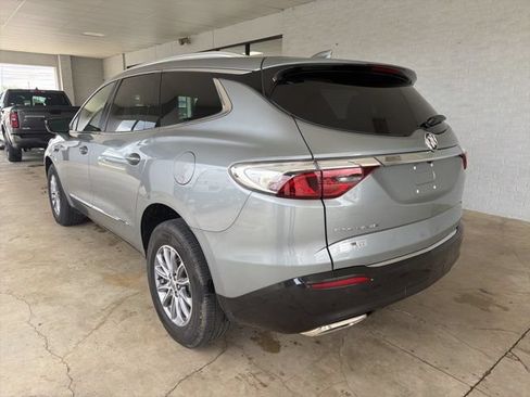 Used 2023 Buick Enclave Essence FWD image 3