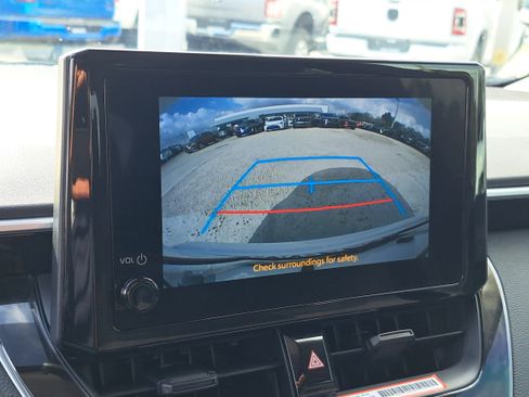 Used 2025 Toyota Corolla LE image 29